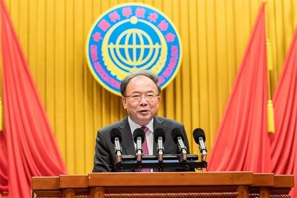 省委常委、市委書記李小敏在開幕式上講話